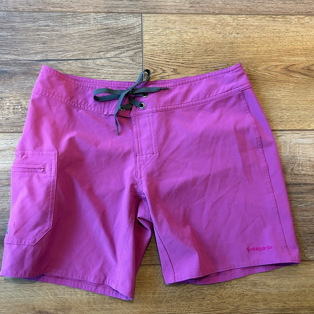 Patagonia Moisture Wicking Women’s Purple Shorts Size 2